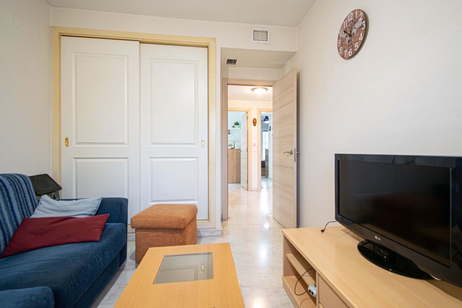 5 makuuhuone Rivitalo myytävänä paikassa San Juan de Aznalfarache mukana uima-altaan 
autotalli - 360 000 € (Ref: 9630073)