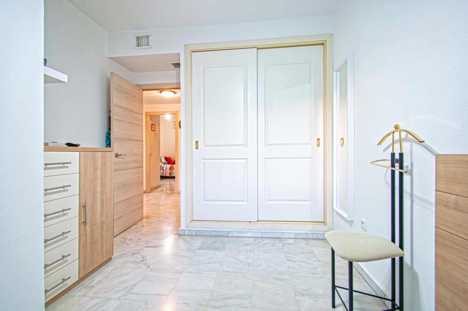 Adosado de 5 habitaciones en San Juan de Aznalfarache en venta con piscina garaje - 360.000 € (Ref: 9630073)