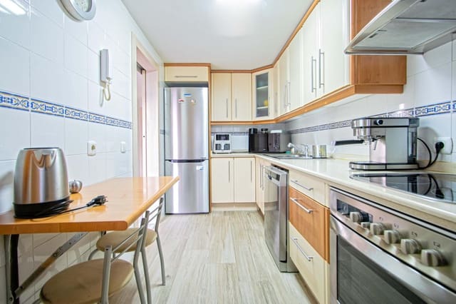 Adosado de 5 habitaciones en San Juan de Aznalfarache en venta con piscina garaje - 360.000 € (Ref: 9630073)