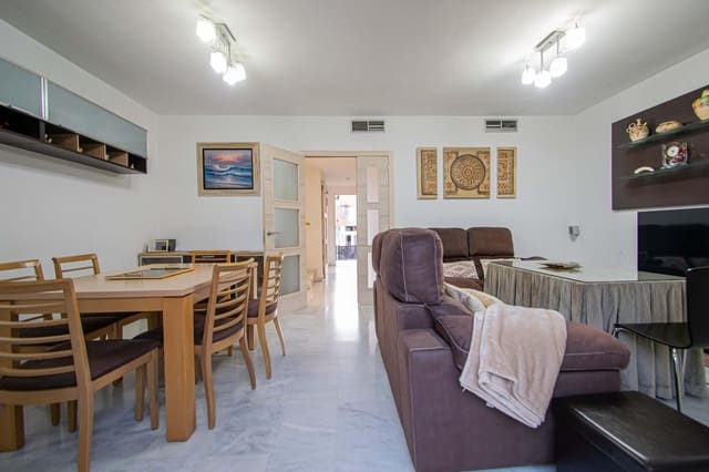 Adosado de 5 habitaciones en San Juan de Aznalfarache en venta con piscina garaje - 360.000 € (Ref: 9630073)