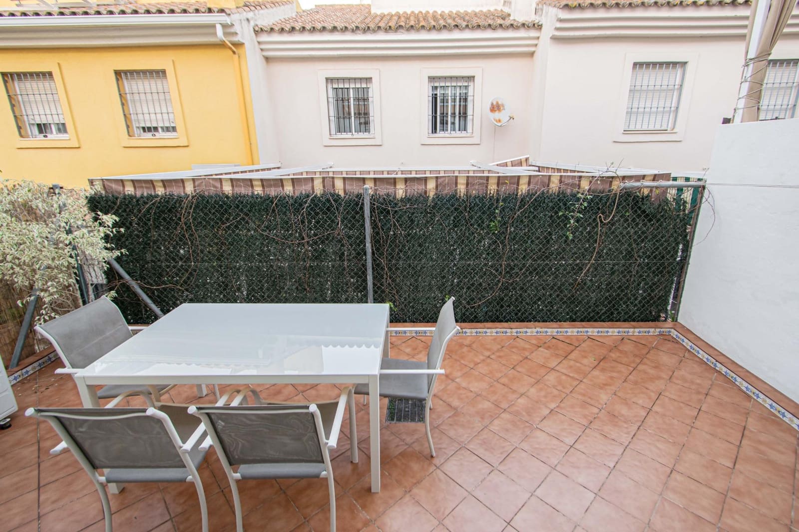 Adosado de 5 habitaciones en San Juan de Aznalfarache en venta con piscina garaje - 360.000 € (Ref: 9630073)