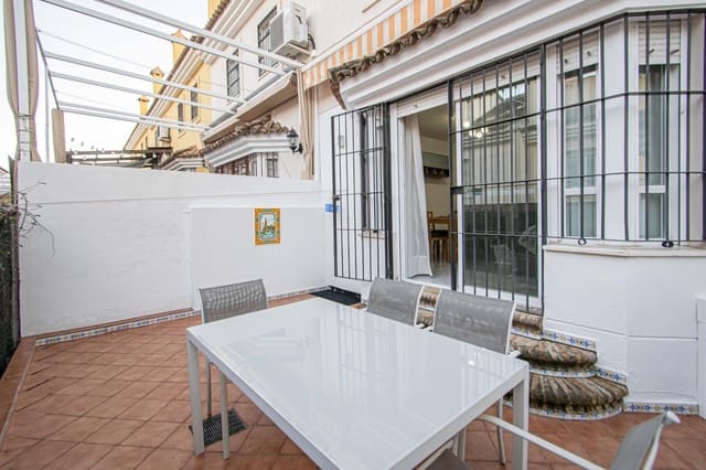 Adosado de 5 habitaciones en San Juan de Aznalfarache en venta con piscina garaje - 360.000 € (Ref: 9630073)