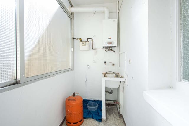 3 Zimmer Wohnung zu verkaufen in Parque Alcosa, Sevilla Stadt - 145.000 € (Ref: 9630074)