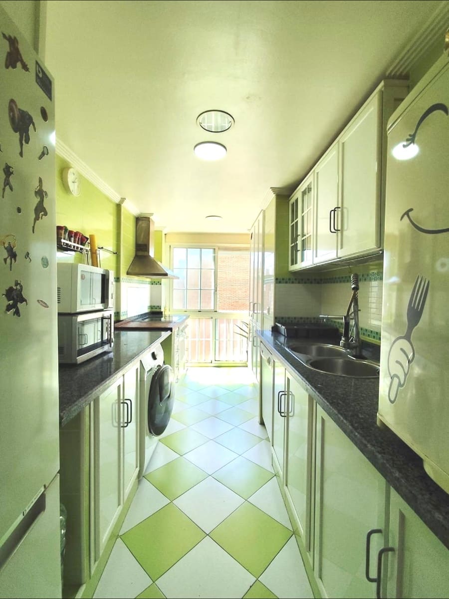 4 soveværelse Lejlighed til salg i Castilleja de la Cuesta - € 165.000 (Ref: 9630076)