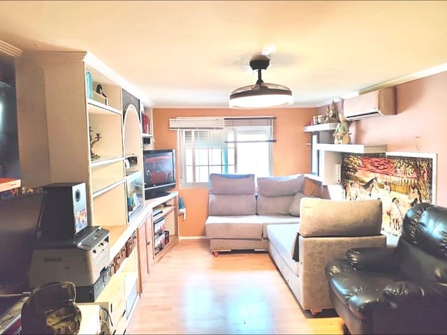 4 soveværelse Lejlighed til salg i Castilleja de la Cuesta - € 165.000 (Ref: 9630076)