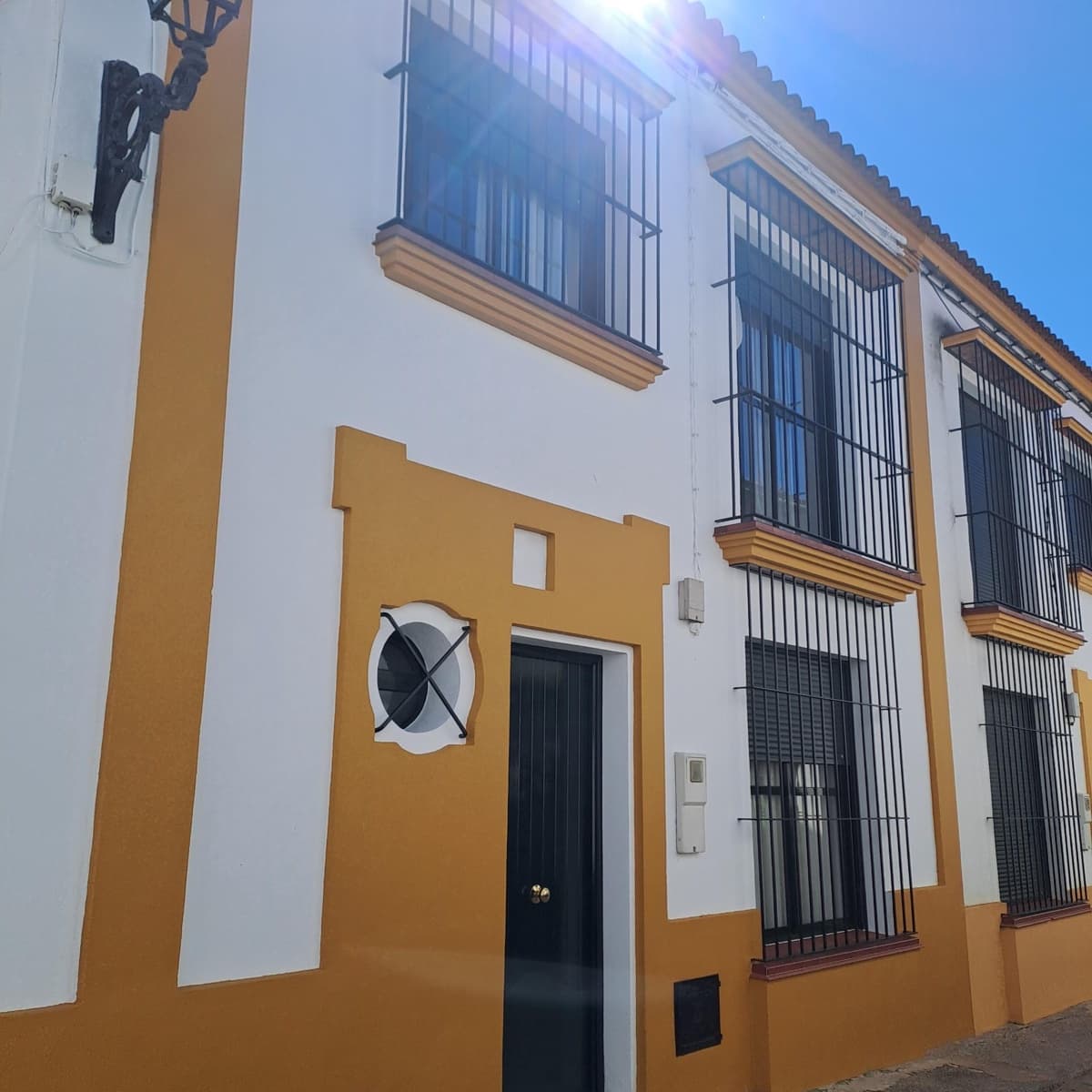 3 bedroom Townhouse for sale in El Pedroso - € 130,000 (Ref: 9630077)
