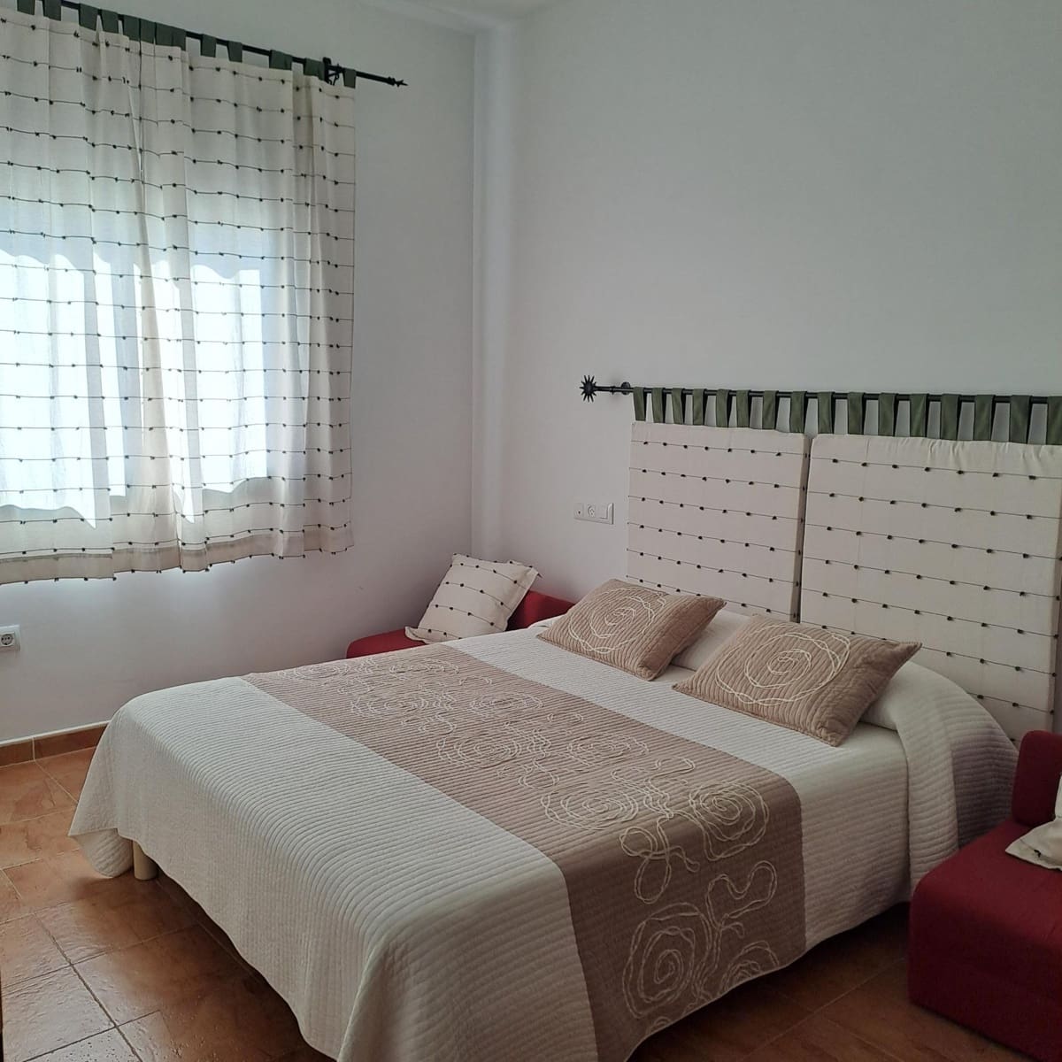 3 bedroom Townhouse for sale in El Pedroso - € 130,000 (Ref: 9630077)