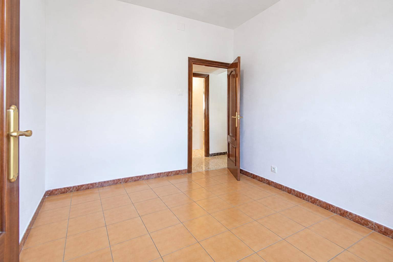 3 bedroom Flat for sale in Seville city - € 175,000 (Ref: 9648232)