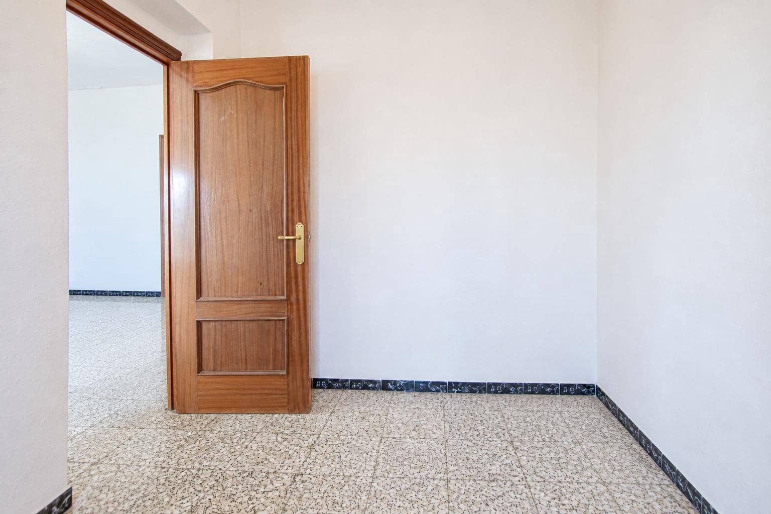 3 bedroom Flat for sale in Seville city - € 175,000 (Ref: 9648232)