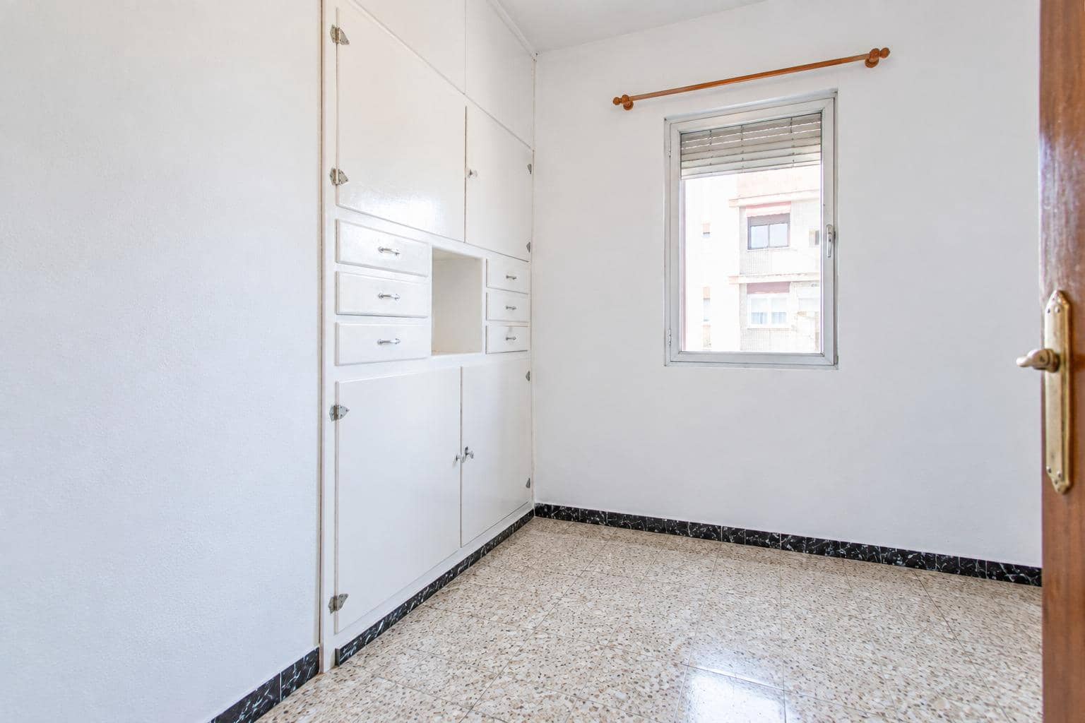 3 bedroom Flat for sale in Seville city - € 175,000 (Ref: 9648232)