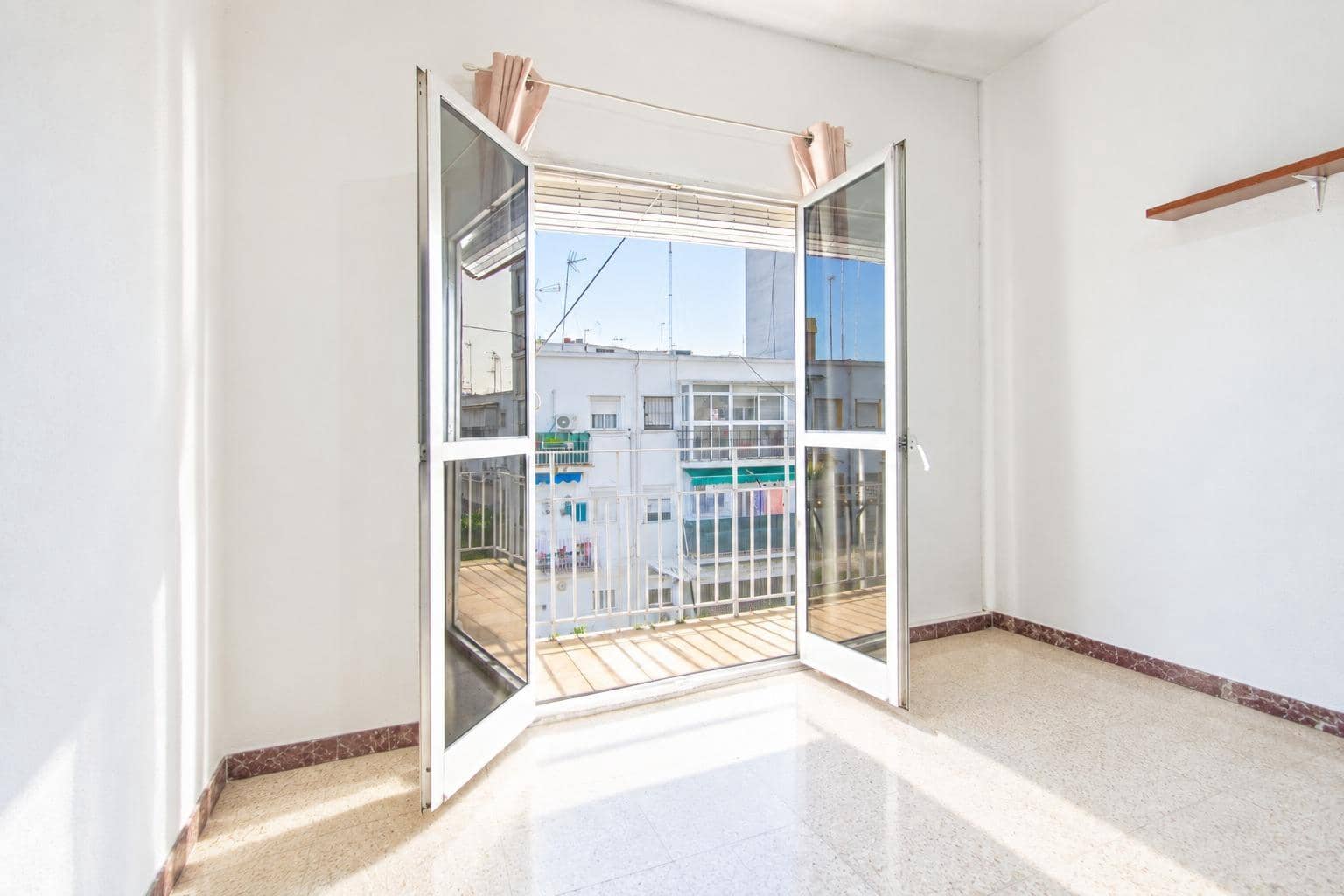 3 bedroom Flat for sale in Seville city - € 175,000 (Ref: 9648232)