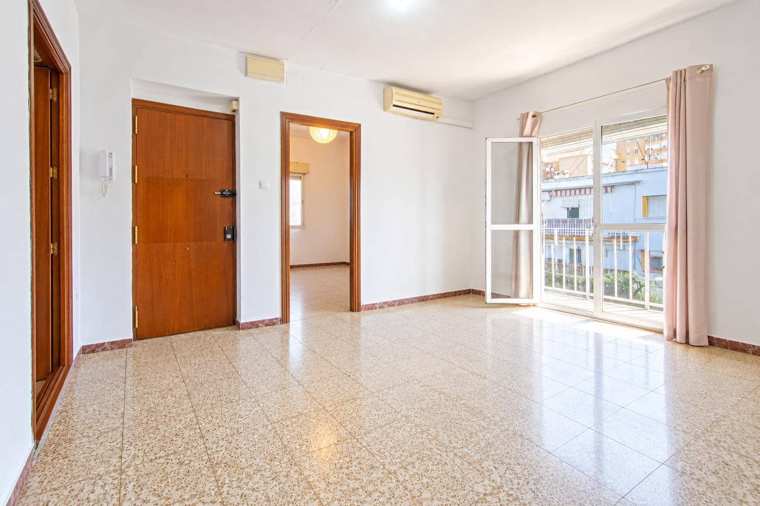 3 bedroom Flat for sale in Seville city - € 175,000 (Ref: 9648232)