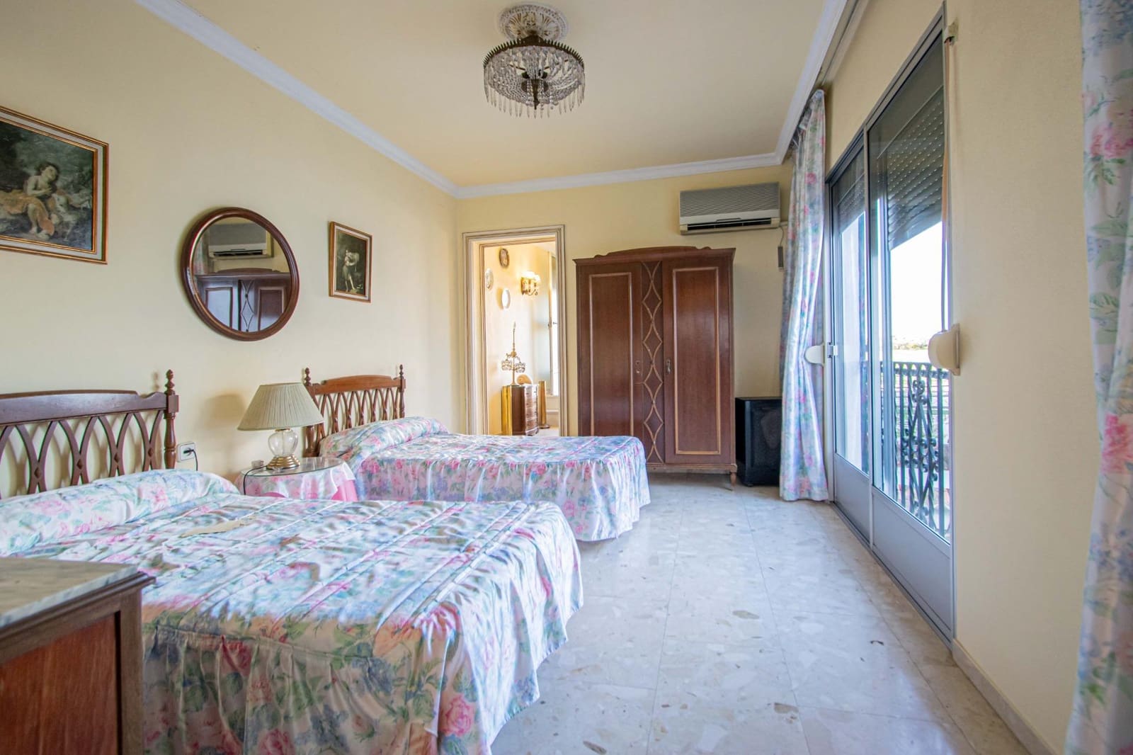 4 sypialnia Dom na sprzedaż w Espartinas - 331 611 € (Ref: 9648234)