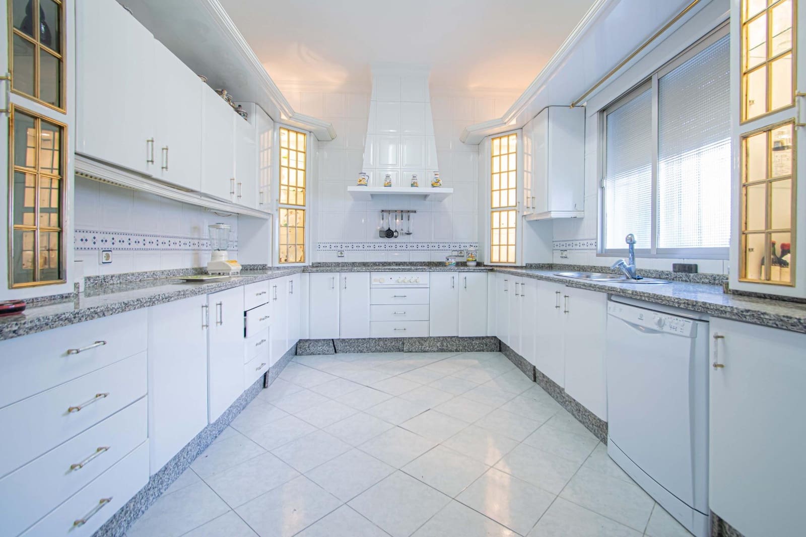 4 soveværelse Byhus til salg i Espartinas - € 299.000 (Ref: 9648234)