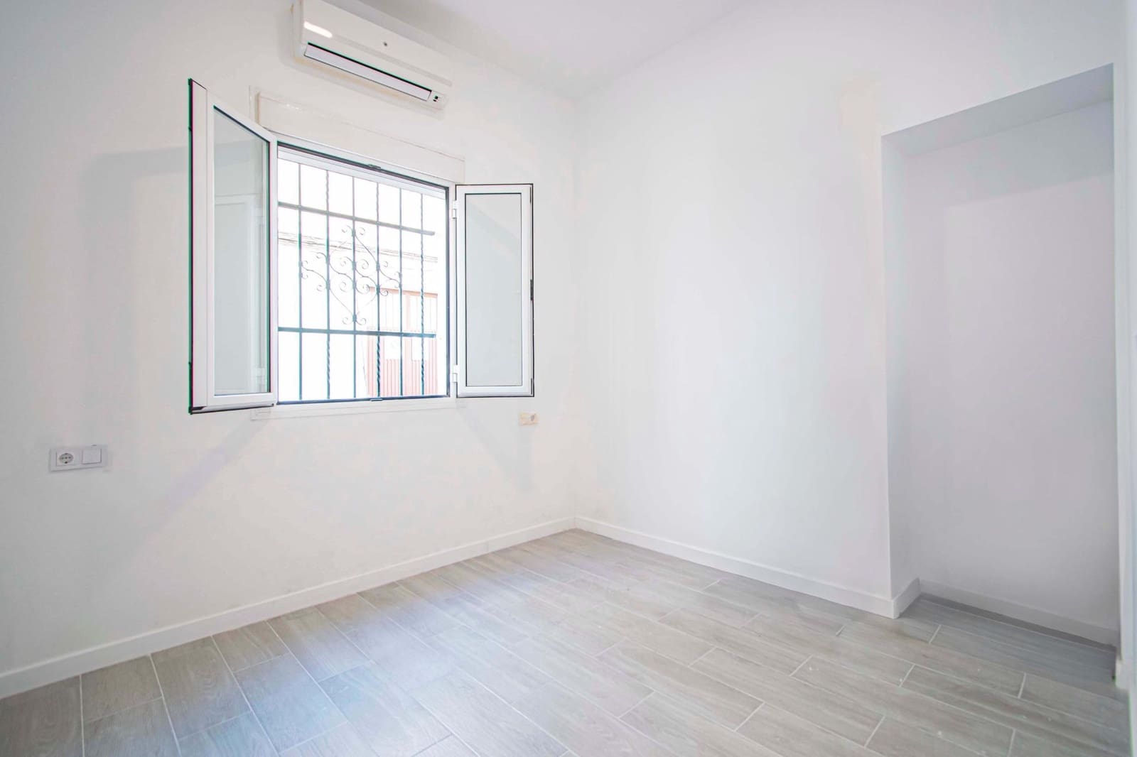 5 makuuhuone Huoneisto myytävänä paikassa Sevilla kaupunki - 520 000 € (Ref: 9650377)