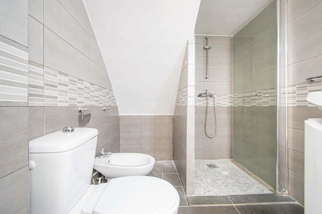 5 makuuhuone Huoneisto myytävänä paikassa Sevilla kaupunki - 520 000 € (Ref: 9650377)