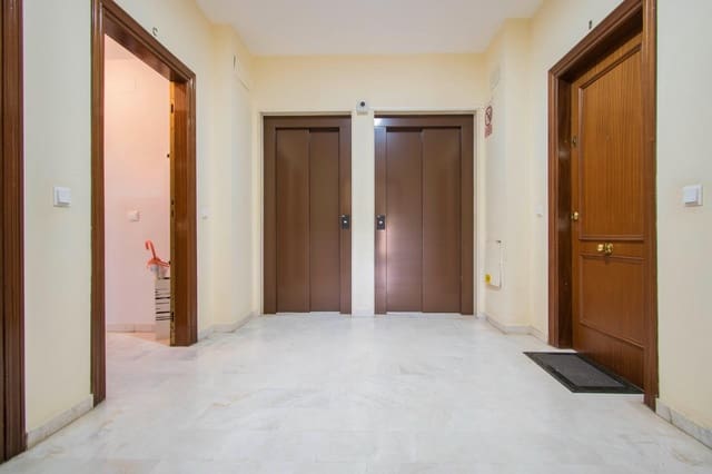 2 slaapkamer Flat te koop in Sevilla stad met garage - € 206.000 (Ref: 9652086)