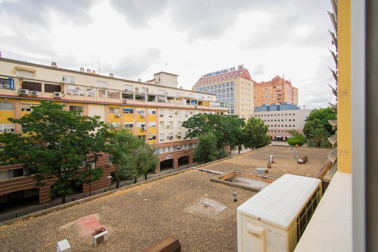 2 slaapkamer Flat te koop in Sevilla stad met garage - € 206.000 (Ref: 9652086)