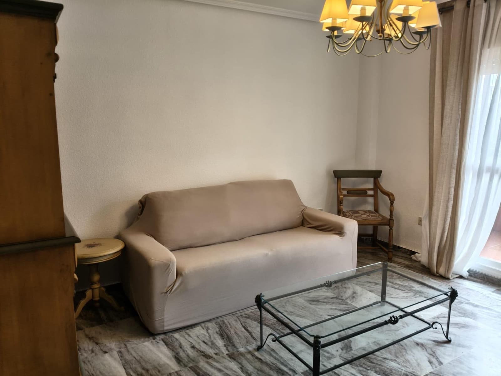 4 sovrum Lägenhet att hyra i Sevilla stad med pool garage - 1 250 € (Ref: 9652087)