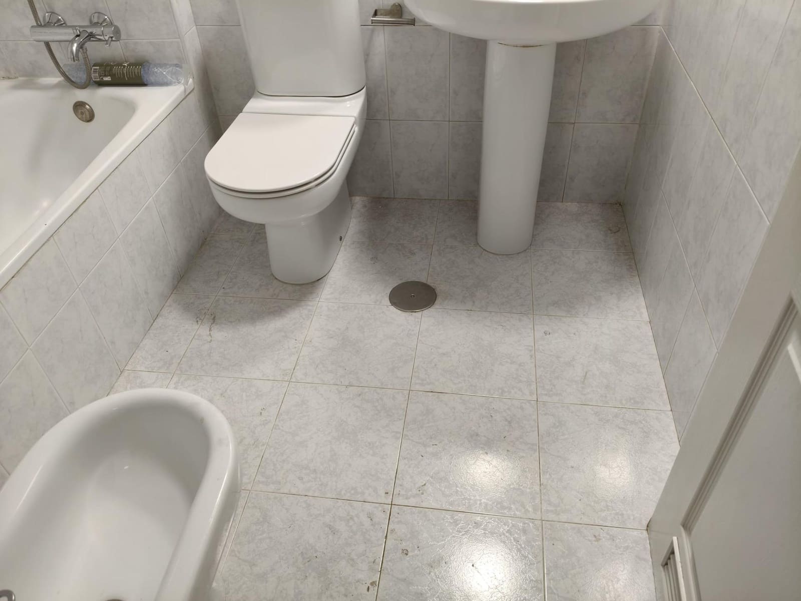 4 sovrum Lägenhet att hyra i Sevilla stad med pool garage - 1 250 € (Ref: 9652087)