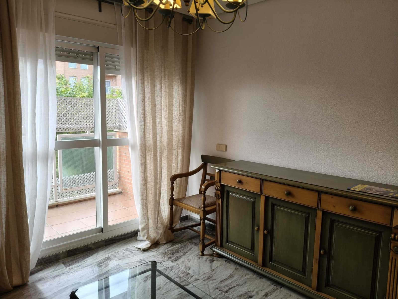 4 sovrum Lägenhet att hyra i Sevilla stad med pool garage - 1 250 € (Ref: 9652087)