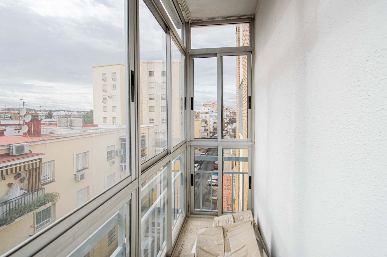 4 sovrum Lägenhet till salu i Sevilla stad - 284 000 € (Ref: 9656169)