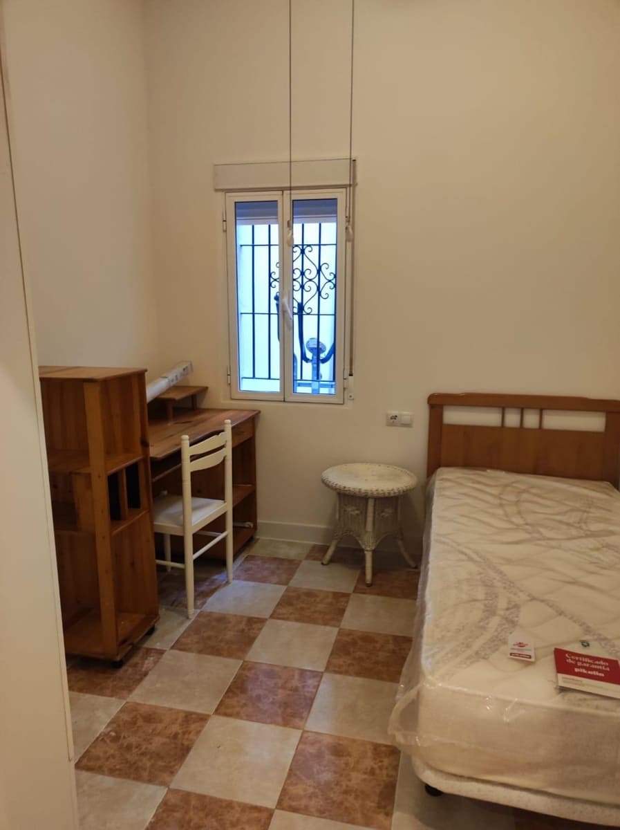 4 soverom Leilighet til salgs i Sevilla by - € 265 000 (Ref: 9659500)