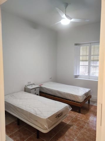 4 makuuhuone Huoneisto myytävänä paikassa Sevilla kaupunki - 265 000 € (Ref: 9659500)