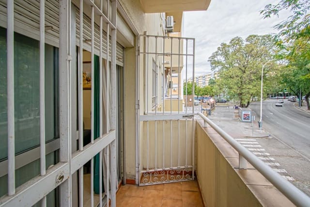 4 soverom Leilighet til salgs i Sevilla by med garasje - € 450 000 (Ref: 9659502)