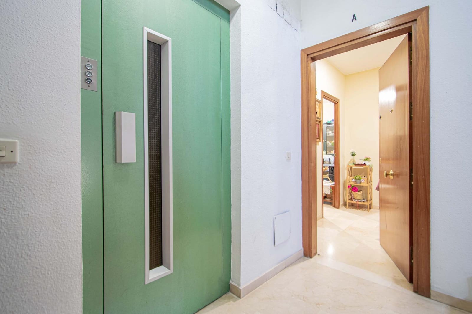 4 soveværelse Lejlighed til salg i Sevilla by med garage - € 450.000 (Ref: 9659502)