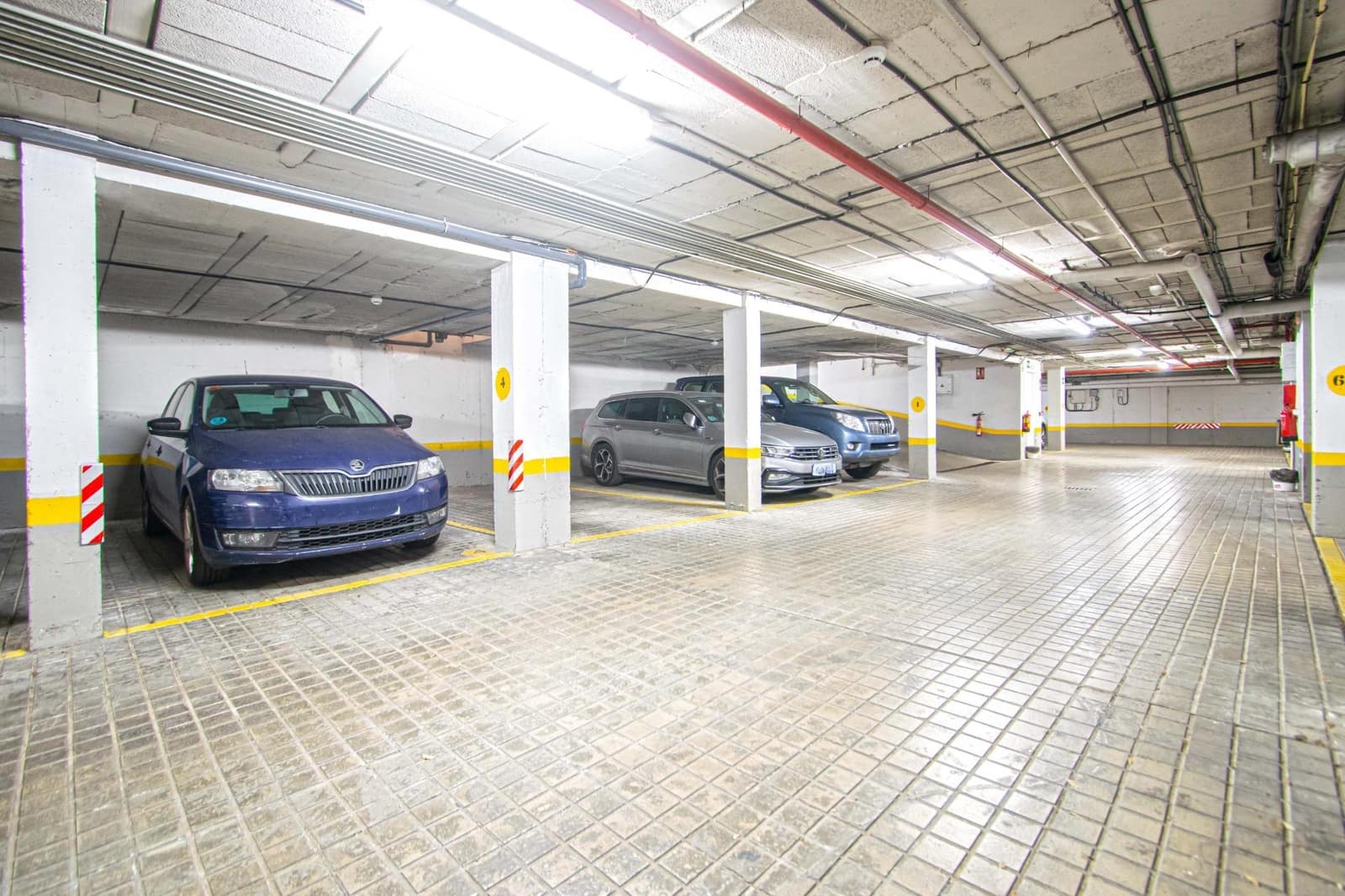 4 soveværelse Lejlighed til salg i Sevilla by med garage - € 450.000 (Ref: 9659502)