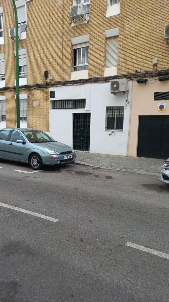 Comercial para arrendar em Sevilha cidade - 500 € (Ref: 9663779)