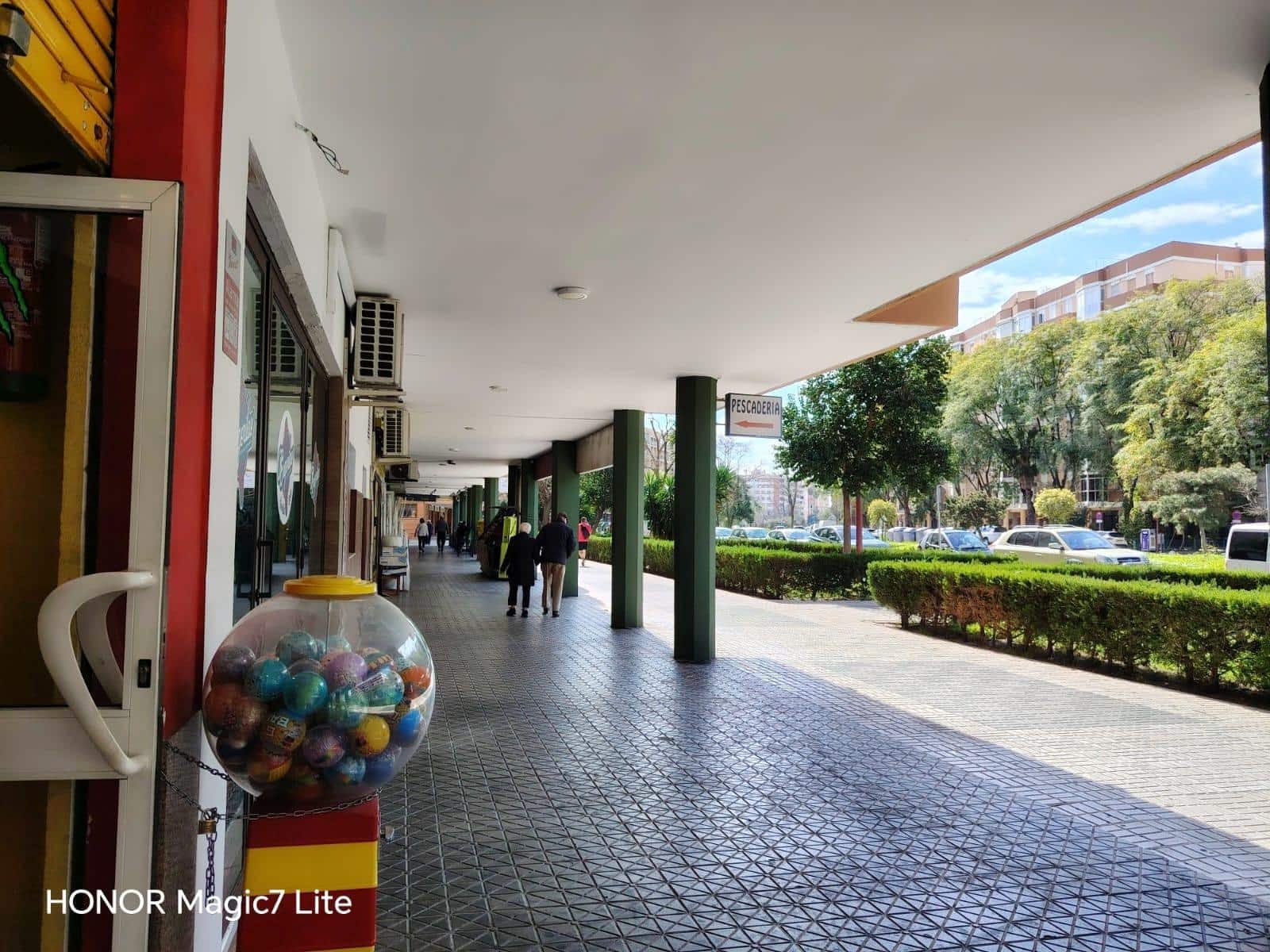 Commercial for sale in Seville city - € 79,000 (Ref: 9670755)