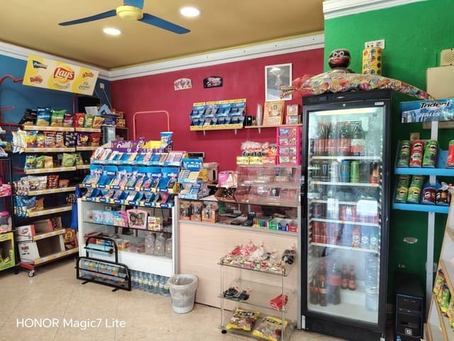 Commercieel te koop in Sevilla stad - € 79.000 (Ref: 9670755)