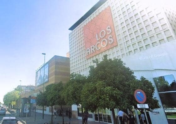 Garasje til leie i Sevilla by - € 125 (Ref: 9670757)