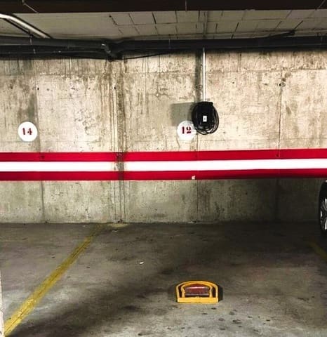 Garage zu vermieten in Sevilla Stadt - 125 € (Ref: 9670757)