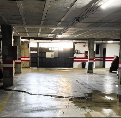 Garage zu vermieten in Sevilla Stadt - 125 € (Ref: 9670757)