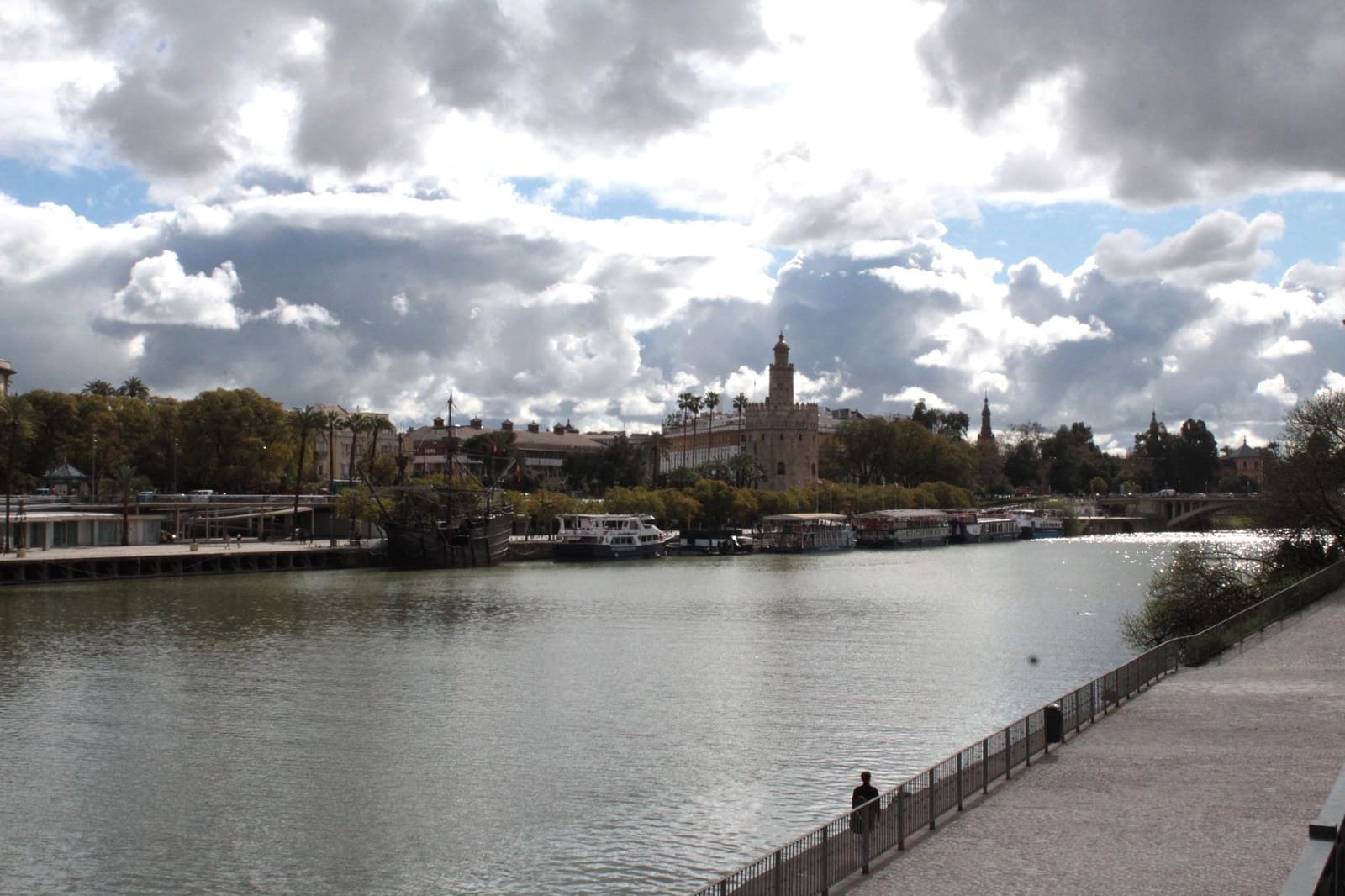 Gewerbe zu vermieten in Sevilla Stadt - 2.500 € (Ref: 9677549)