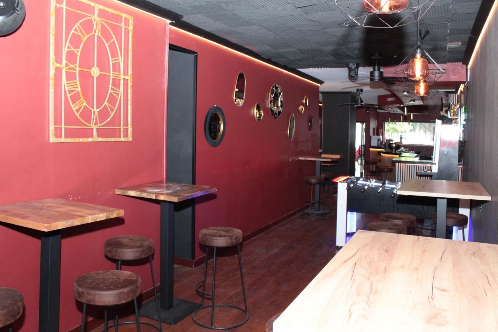 Gewerbe zu vermieten in Sevilla Stadt - 2.500 € (Ref: 9677549)