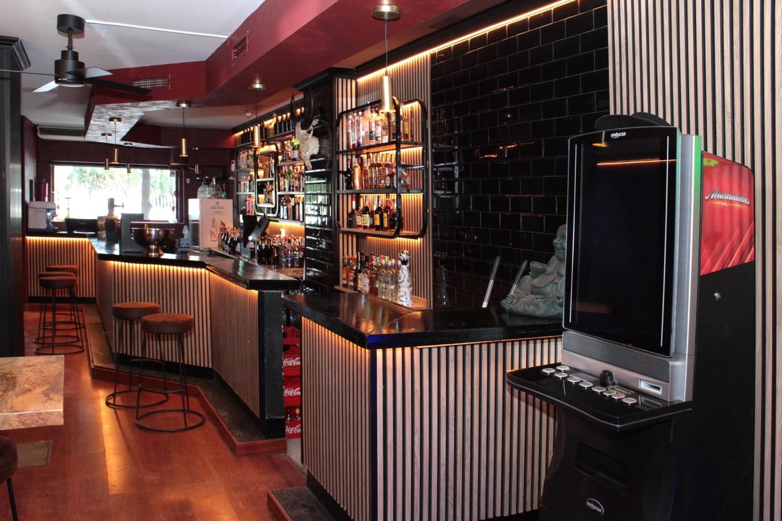 Gewerbe zu vermieten in Sevilla Stadt - 2.500 € (Ref: 9677549)