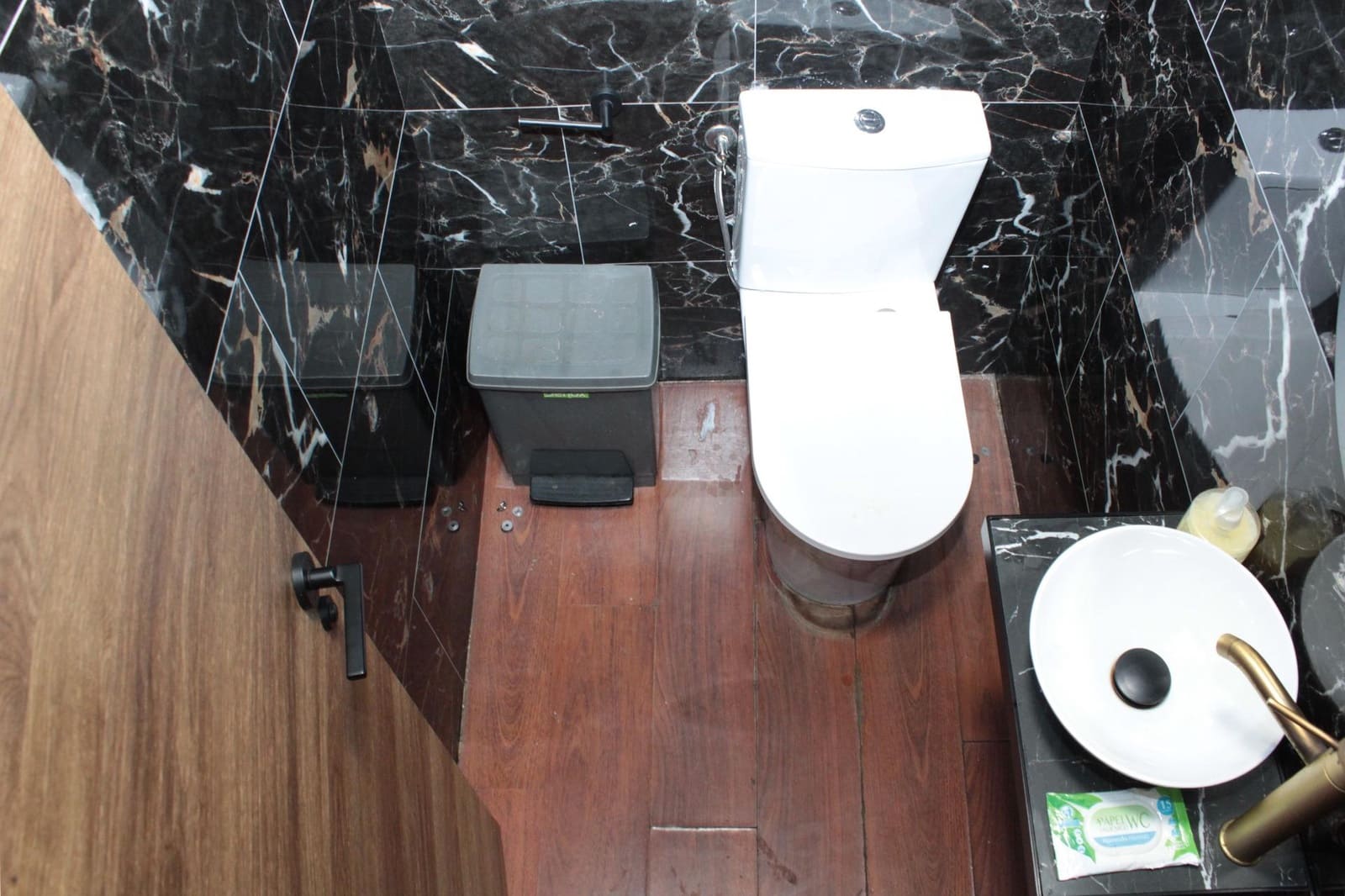 Gewerbe zu vermieten in Sevilla Stadt - 2.500 € (Ref: 9677549)