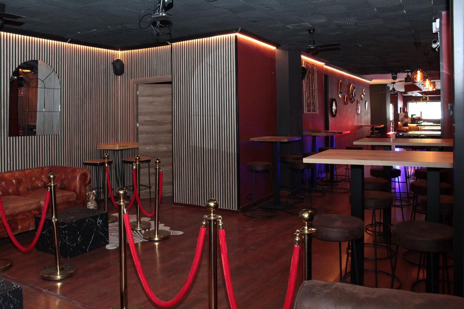 Gewerbe zu vermieten in Sevilla Stadt - 2.500 € (Ref: 9677549)