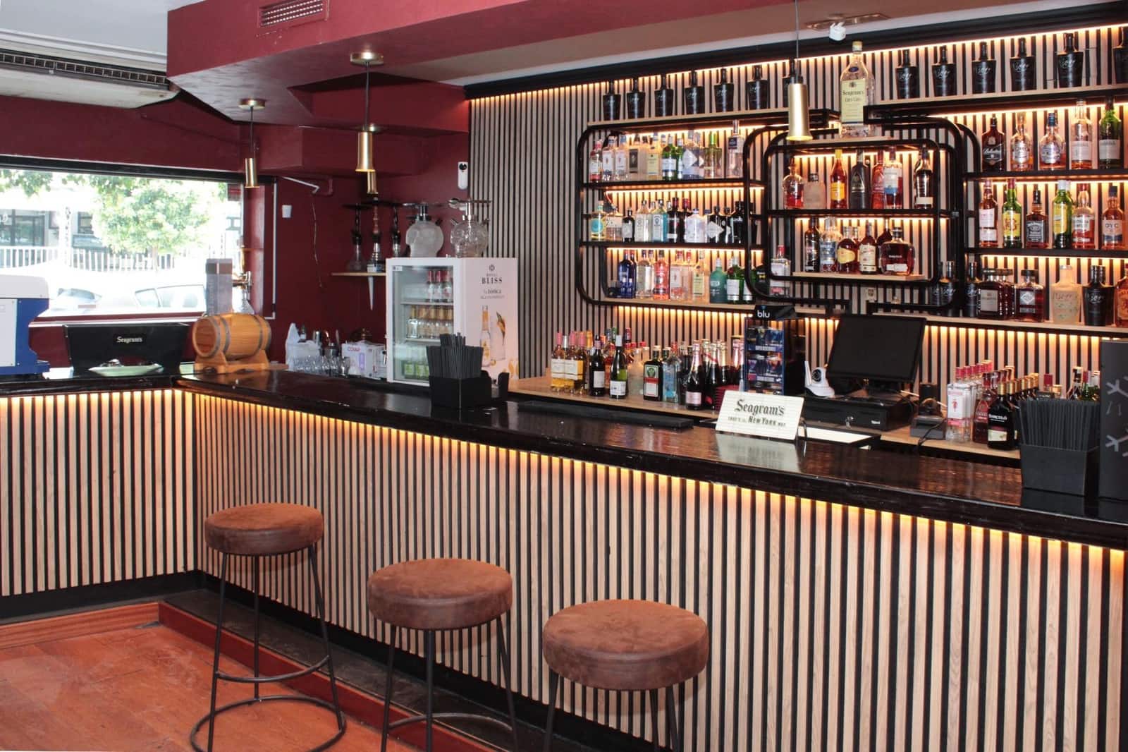 Gewerbe zu vermieten in Sevilla Stadt - 2.500 € (Ref: 9677549)