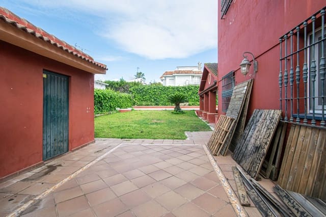 7 sovrum Villa till salu i Tomares med pool garage - 659 000 € (Ref: 9677551)