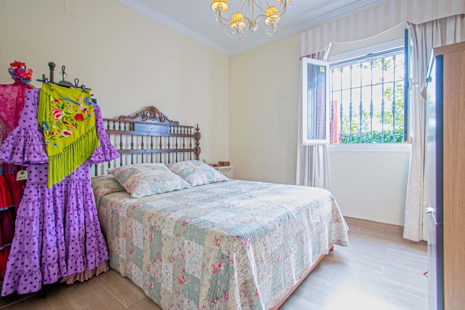 7 sovrum Villa till salu i Tomares med pool garage - 659 000 € (Ref: 9677551)