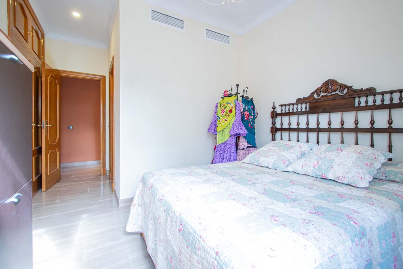 7 sovrum Villa till salu i Tomares med pool garage - 659 000 € (Ref: 9677551)