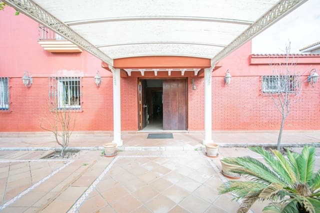 7 sovrum Villa till salu i Tomares med pool garage - 659 000 € (Ref: 9677551)