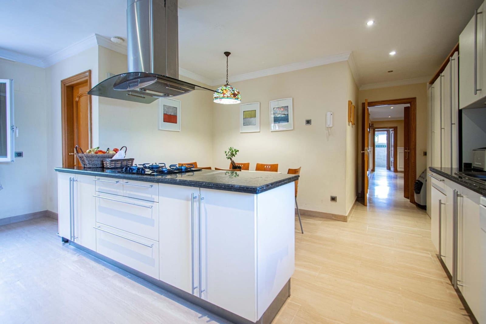 7 bedroom Villa for sale in Tomares with pool garage - € 749,900 (Ref: 9677551)