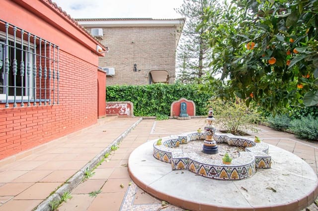 7 soverom Villa til salgs i Tomares med svømmebasseng garasje - € 749 900 (Ref: 9677551)