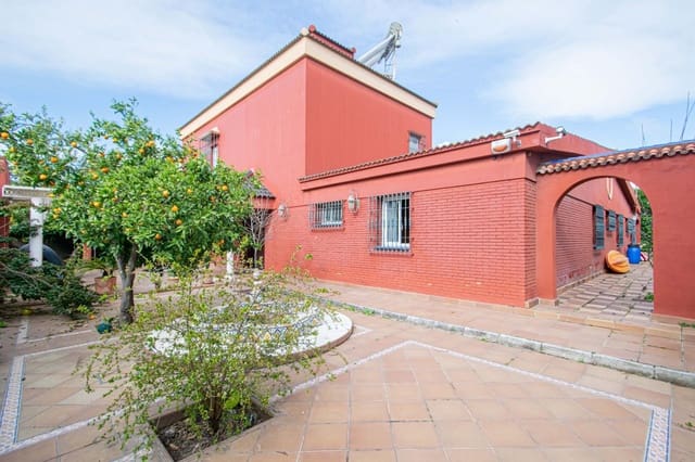 7 slaapkamer Villa te koop in Tomares met zwembad garage - € 725.000 (Ref: 9677551)